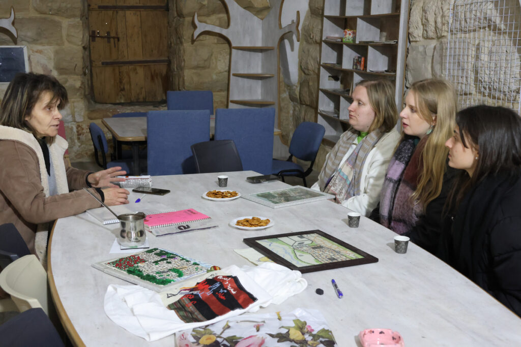Volunteer Programs for Americans in Palestine