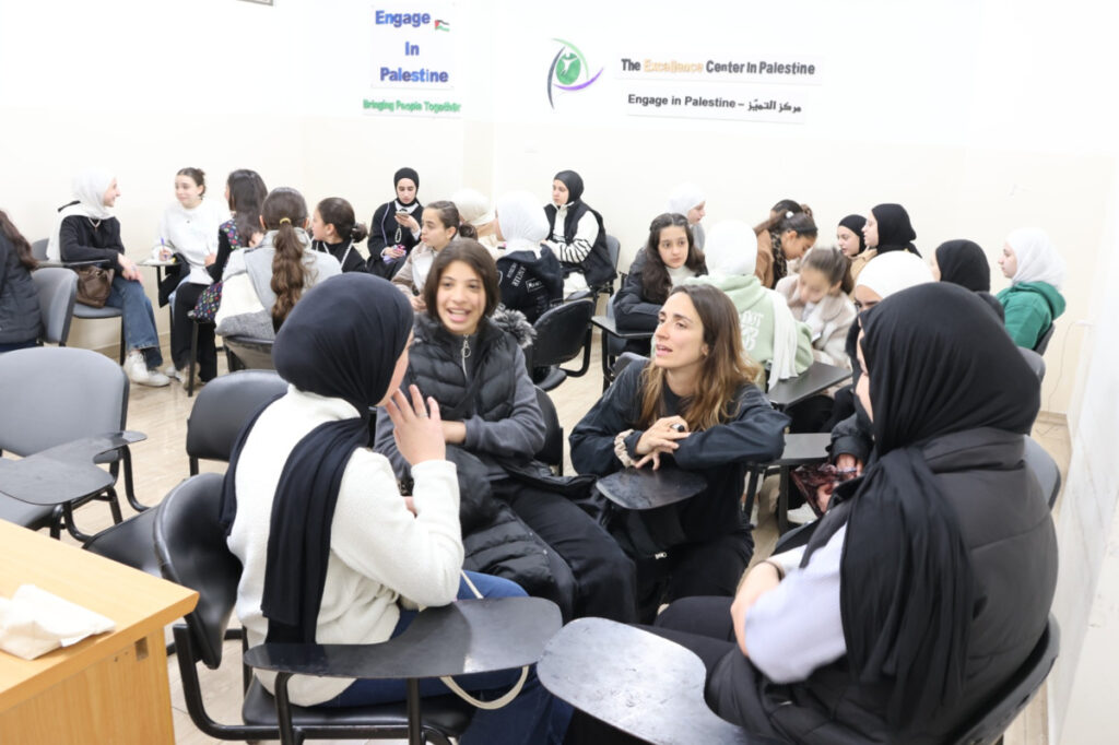 Volunteer in Palestinian Refugee Camps in Hebron