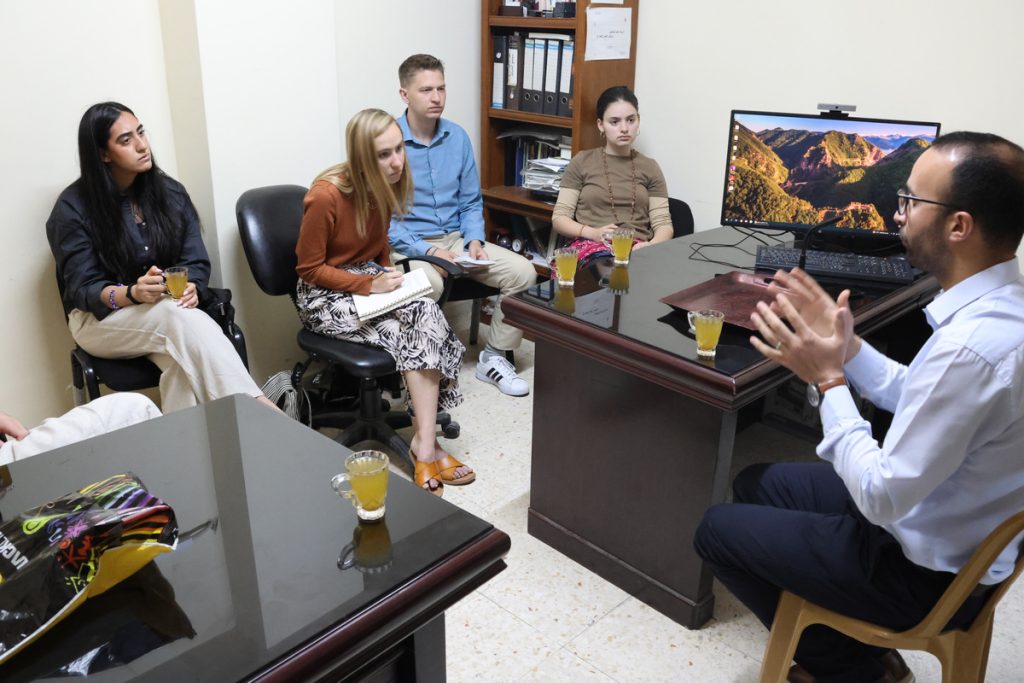 Volunteer Opportunities in Palestine: Teaching English, Human Rights and Refugee Support